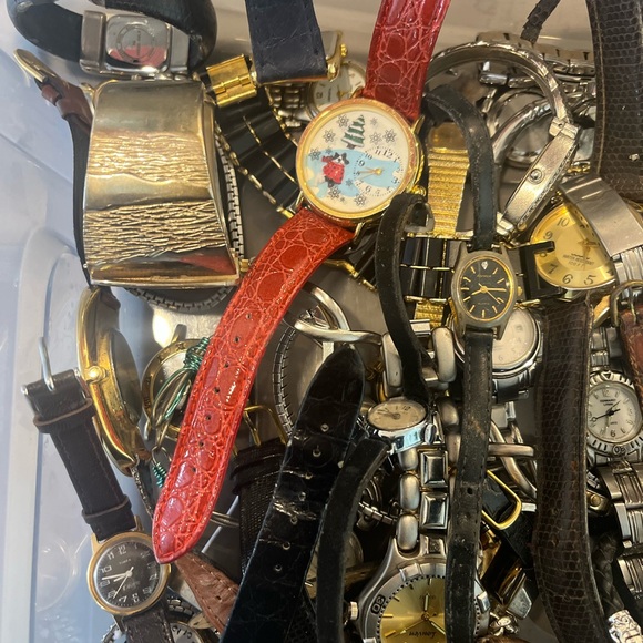 Assorted Watches Collection - Picture 12 of 12
